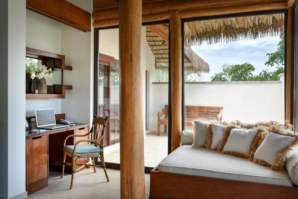 Paradise Beach Nevis Rum bild