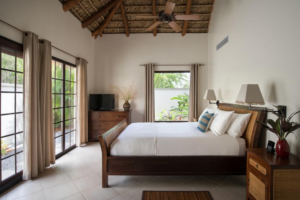 Paradise Beach Nevis Rum bild